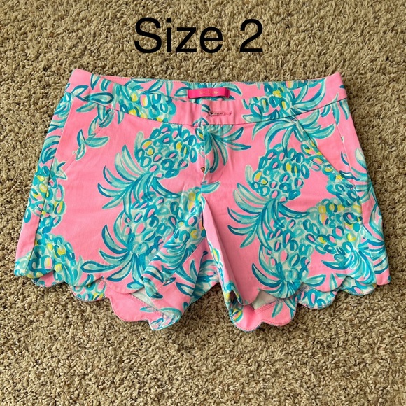 3 pair of Lilly Pulitzer shorts. Sizes 0 and 2 - Picture 4 of 4